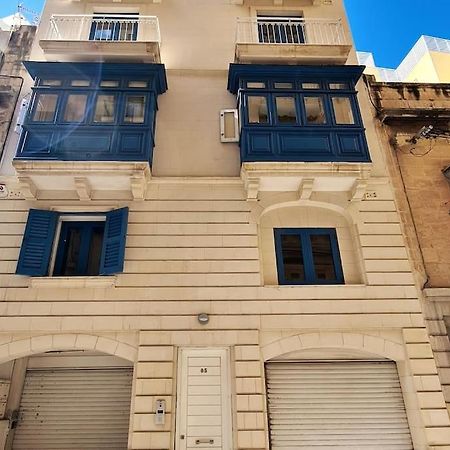 Appartamento Cozy Inside.City & Beach Outside Sliema Esterno foto