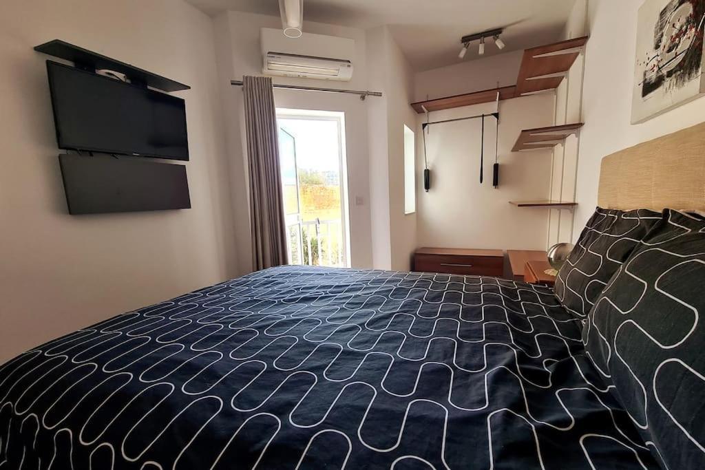 Appartamento Cozy Inside.City & Beach Outside Sliema Esterno foto