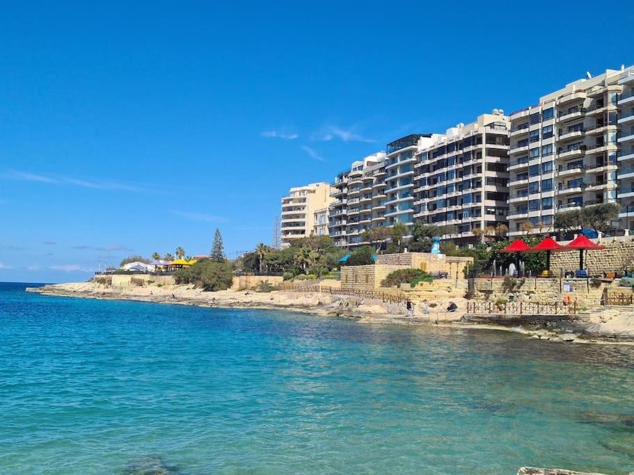 Appartamento Cozy Inside.City & Beach Outside Sliema Esterno foto